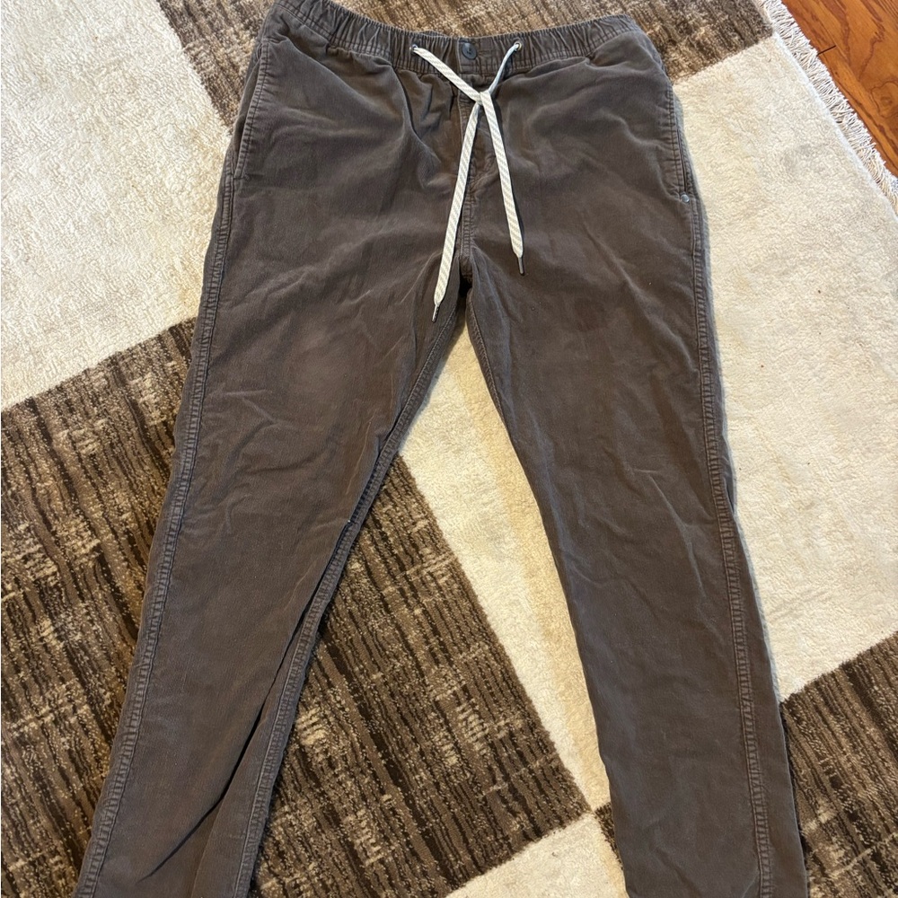 Vuori Men's Corduroy Pants in Brown